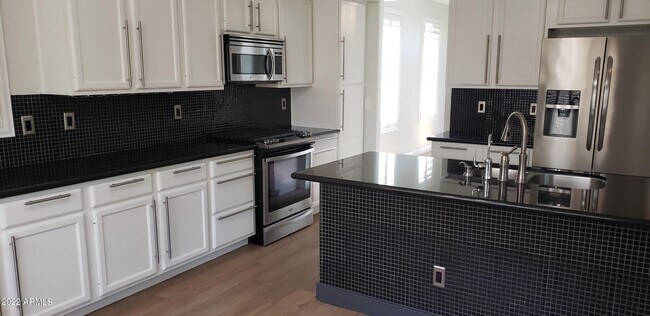 Foto del edificio - 4332 E Melinda Ln