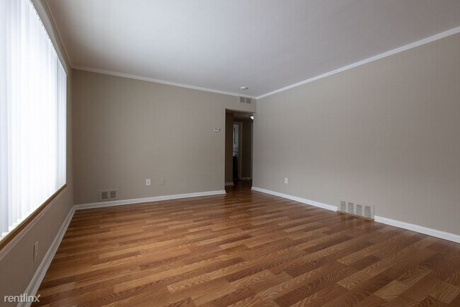 Building Photo - 3 br, 1 bath House - 1137 E Dallas Ave