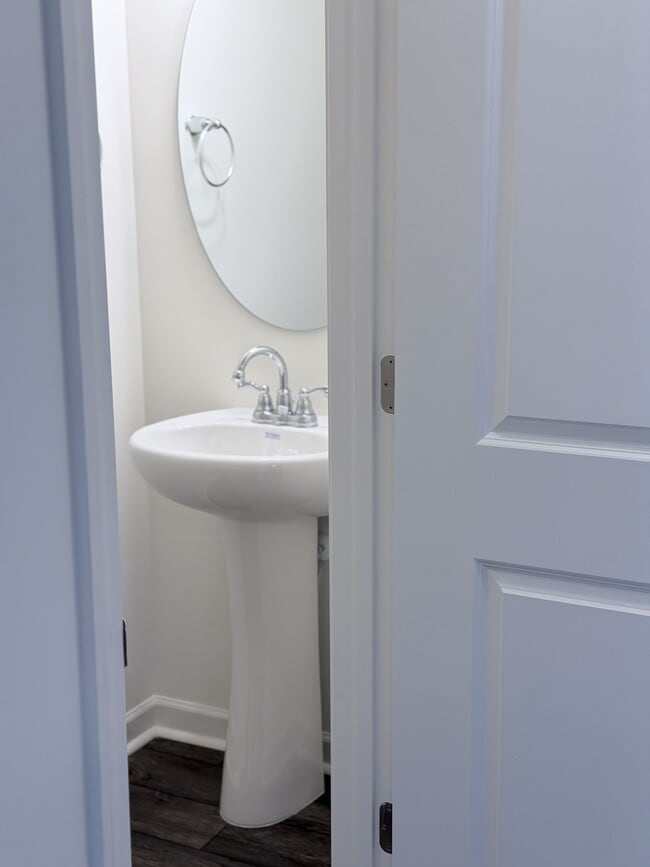 Foto del edificio - 5148 Reedy Fork School Rd