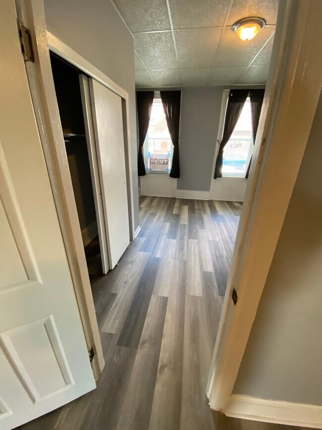 1st Bedroom Entrance - 2552 E Clearfield St
