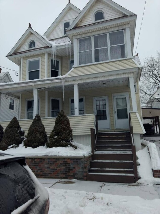 Primary Photo - 15 Romeyn Ave