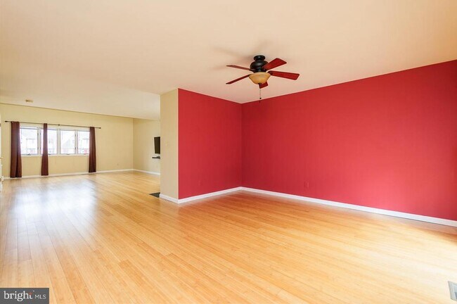 Foto del edificio - 18 Hanover Ct