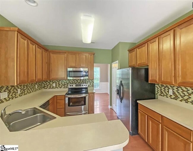 Building Photo - 203 Knoll Ridge Dr