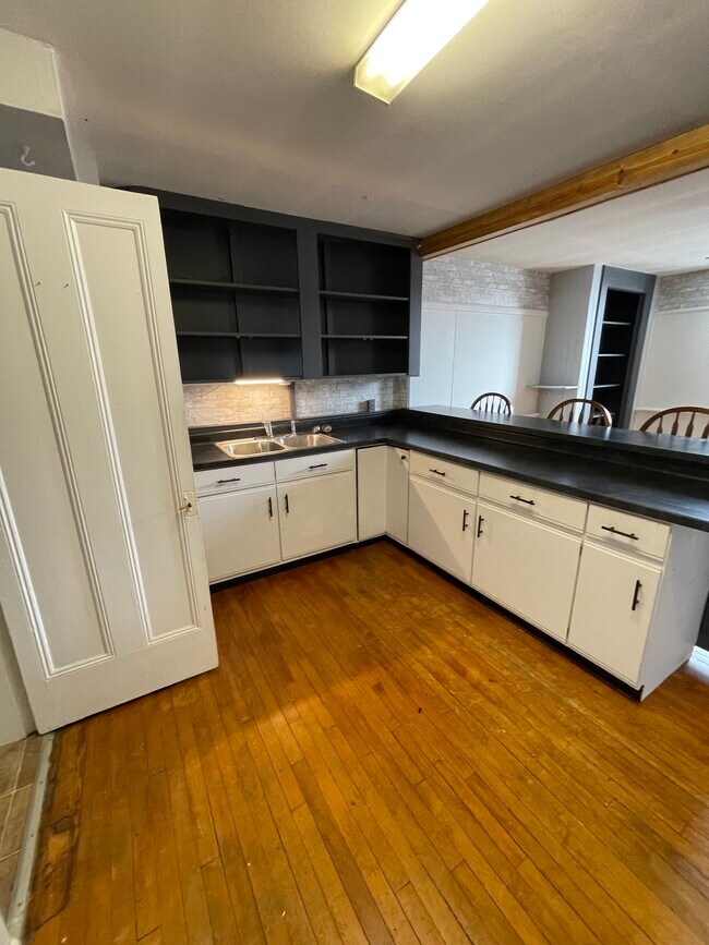 5 S Alton St, Freeburg, IL 62243 Apartments in Freeburg, IL