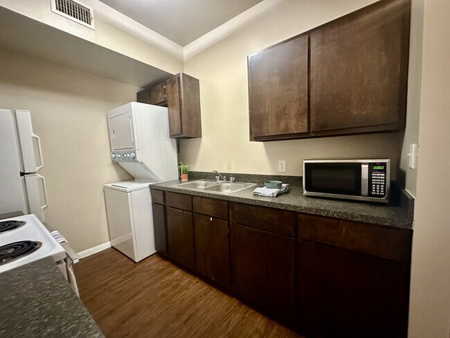 Foto del edificio - 409 Nacogdoches St