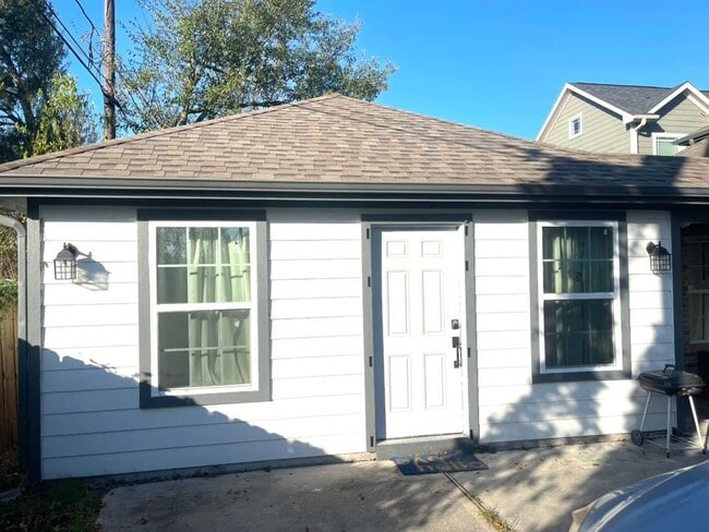 Building Photo - 3807 Edison St