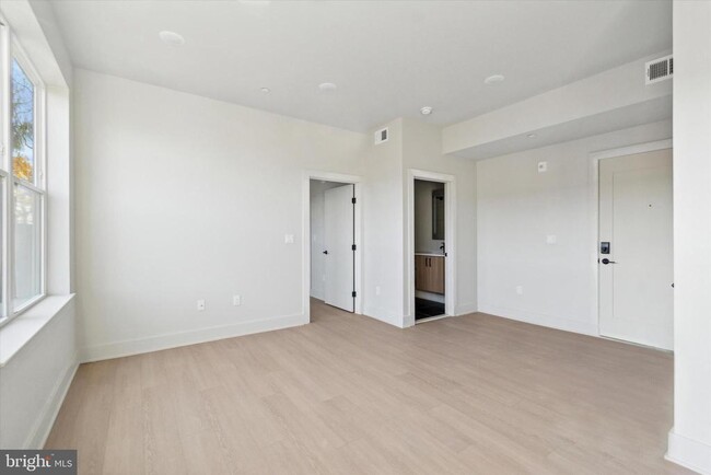 Foto del edificio - 5521 Wayne Ave