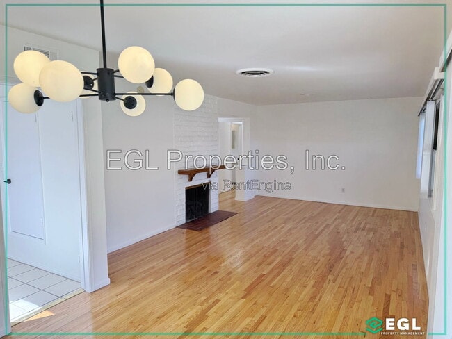 Foto del edificio - 6226 Aura Ave