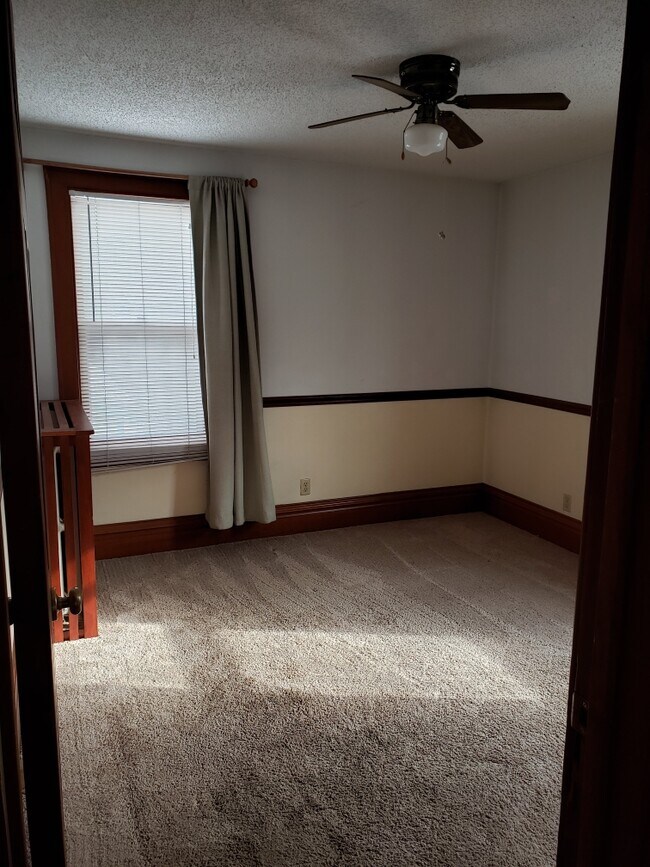 Bedroom2 - 1110 Oxford St N