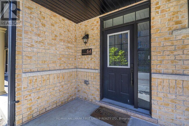 Building Photo - 64 Quarrie Ln