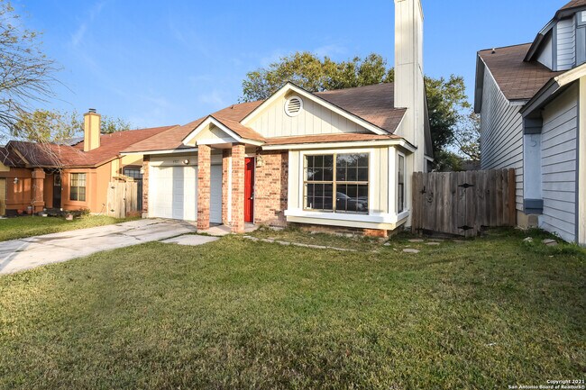Building Photo - 5927 Catalina Sunrise Dr
