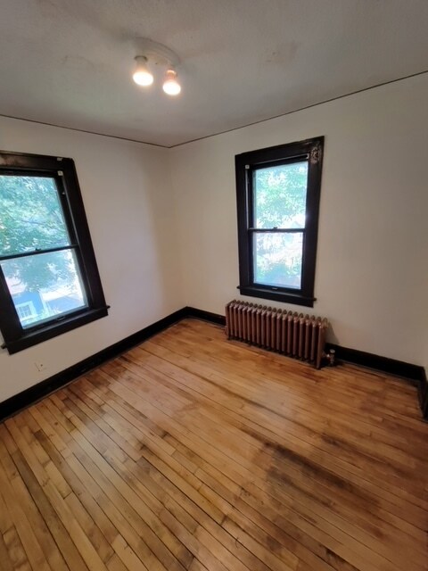 bedroom 2 - 757 Rose Ave E