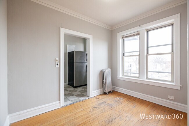 Photo - 3537 N Troy St Apartment