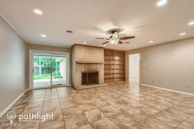 Building Photo - 3 br, 2.5 bath House - 908 Hilton Place UNIT