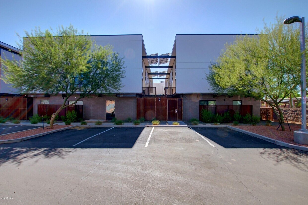 Primary Photo - 1717 N 1st Ave
