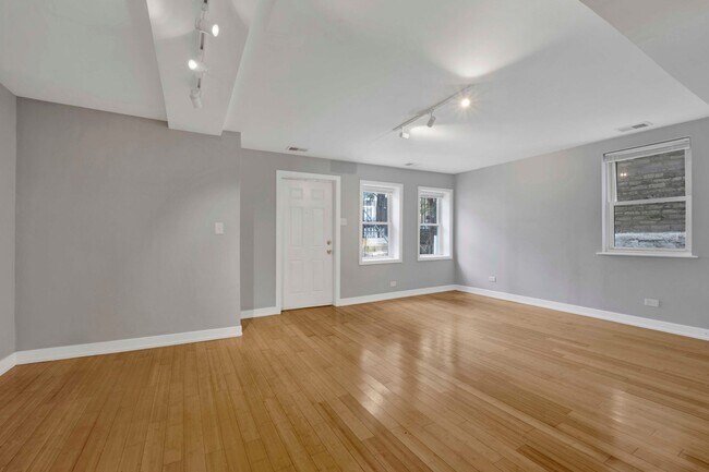 Foto del edificio - 1649 W 21st St