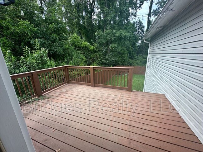 Foto del edificio - 3313 Oakridge Dr