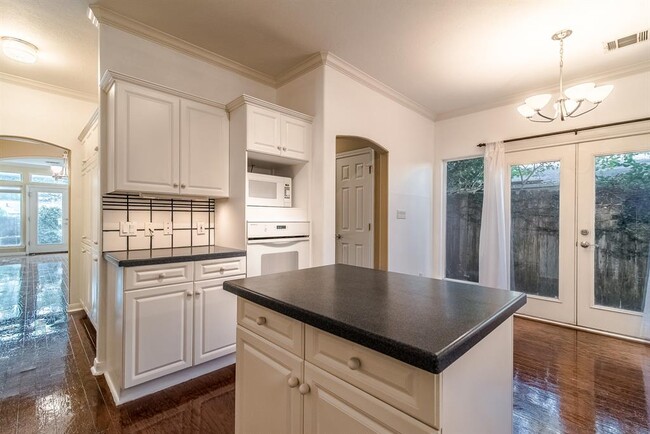 Building Photo - 4319 O'Reilly