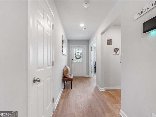 Building Photo - 174 Goodall Woods Dr