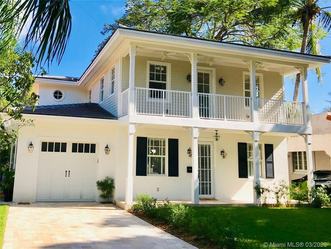 Foto principal - 3499 Toledo St