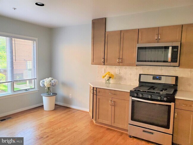 Building Photo - 66 Rockcrest Cir