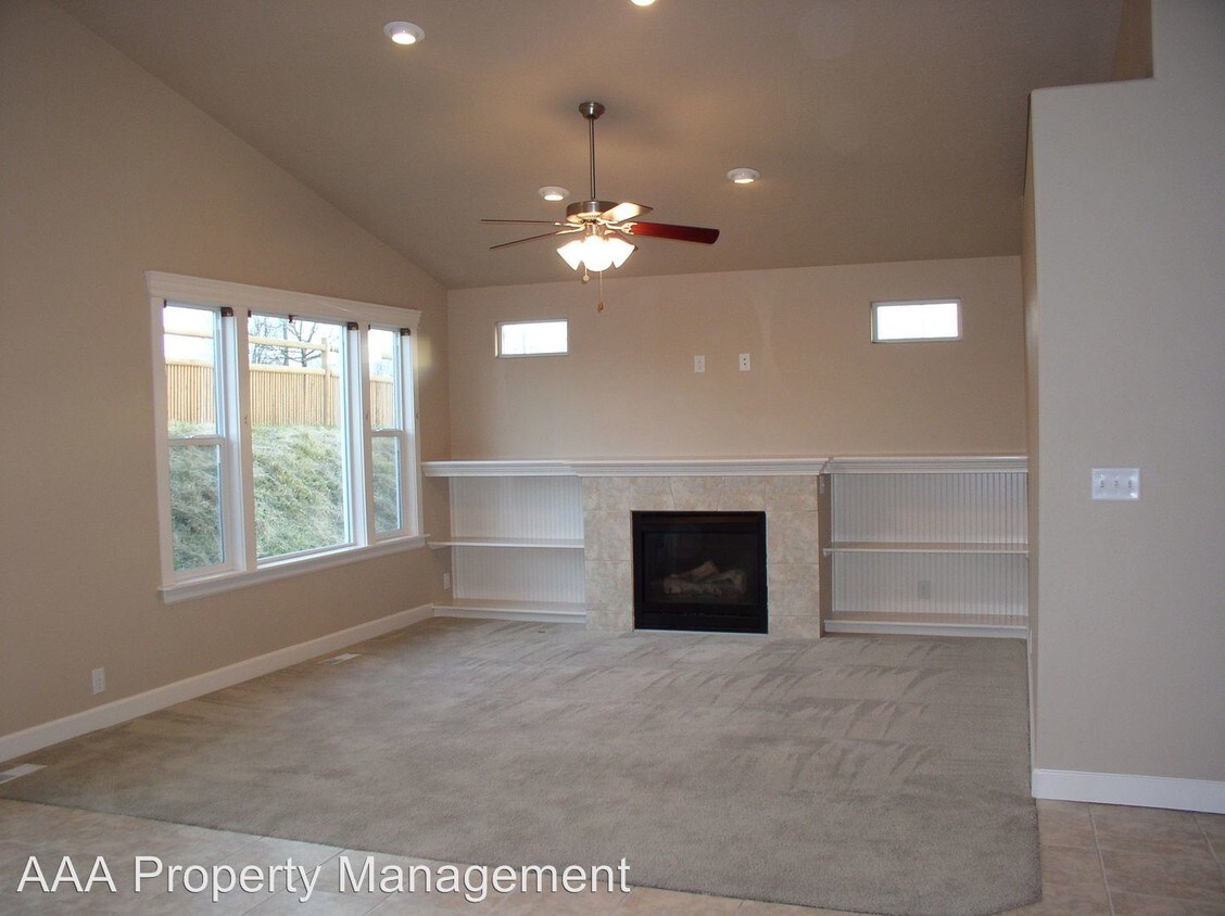 Foto del edificio - 2838 N Blue Springs Ave