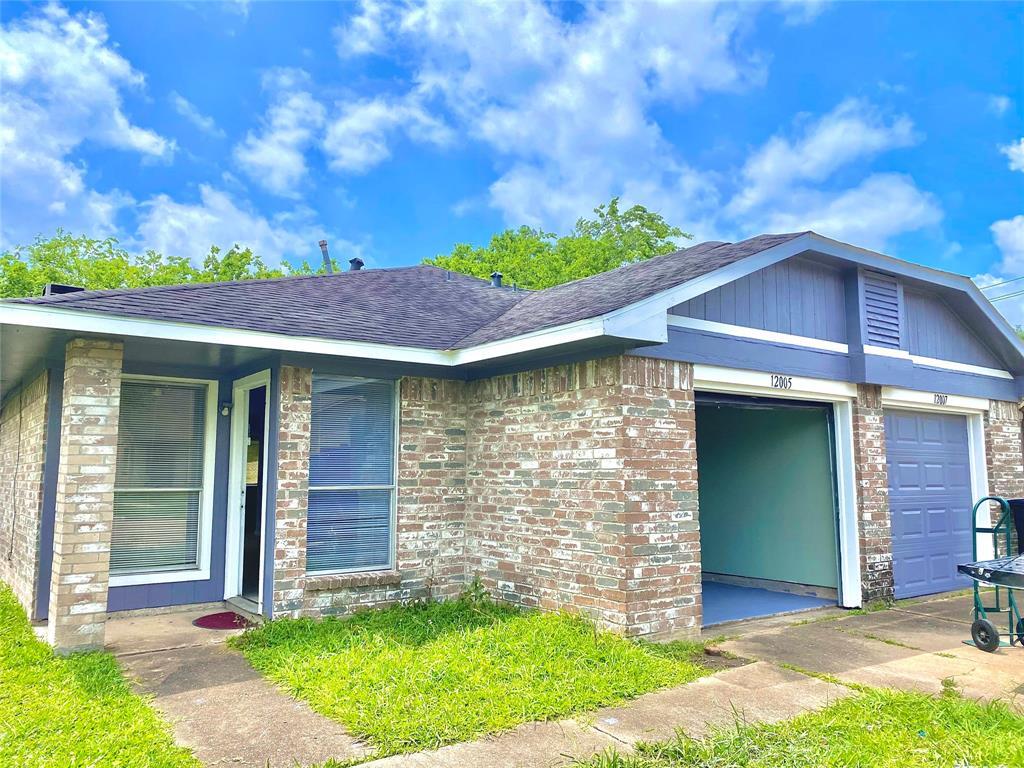 12005 Tambourine Dr, Stafford, TX 77477 Room for Rent in Stafford, TX