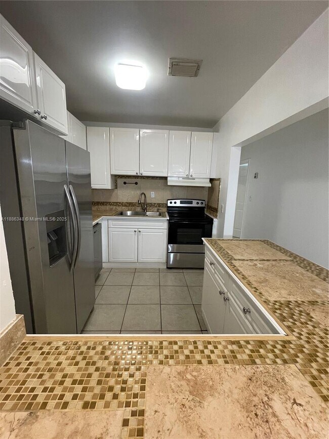 Foto del edificio - 5921 SW 62nd St