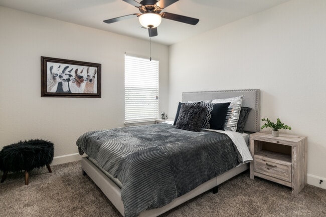 Building Photo - 19515 Mulberry Ln