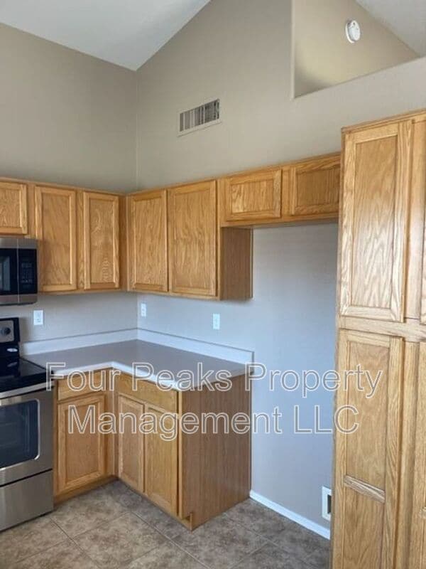 Building Photo - 11531 E Covina