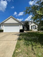 Building Photo - 4011 Red Oak Dr