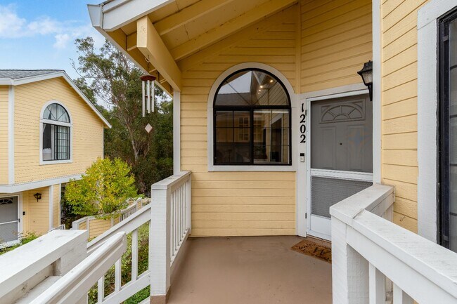 Building Photo - 1202 Devonwood