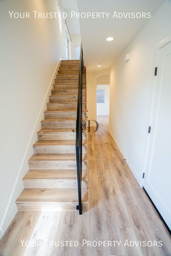 Foto del edificio - 1371 N Vulcan Ave