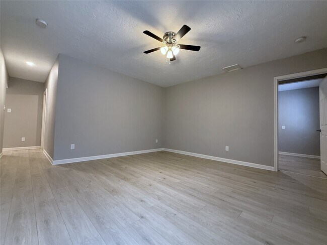 Foto del edificio - 1702 Studewood St