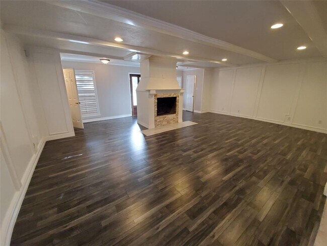 Foto del edificio - 5108 Meadowcreek Dr