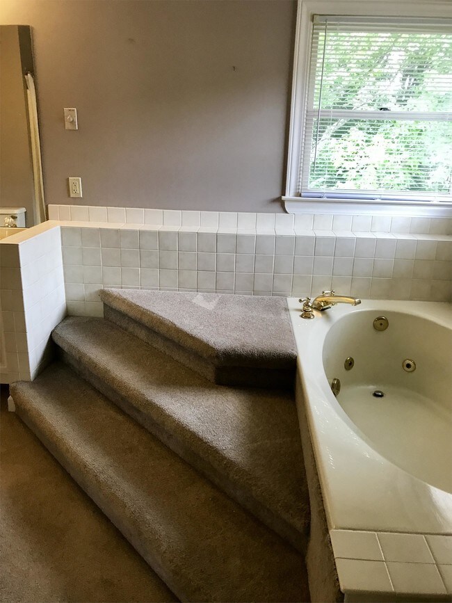 3313 bondwood cir, johnson city, tn 37604 - house for rent in