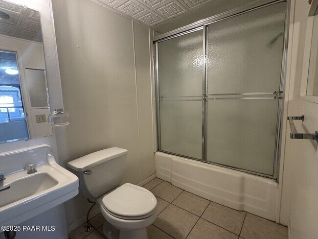 Foto del edificio - 1230 Pine Dr