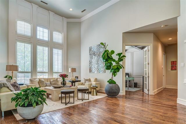 Foto del edificio - 921 Turnberry Ln