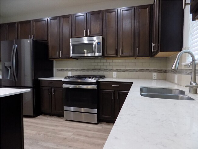 Foto del edificio - 3702 Aubergine Springs Ln