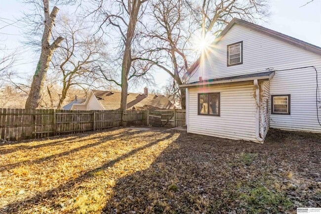 Building Photo - 4266 Maple St