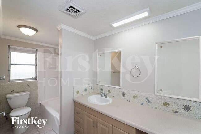 Building Photo - 2770 Sunset Beach Dr
