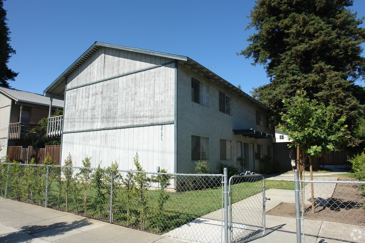 Primary Photo - 5721 Almaden Rd