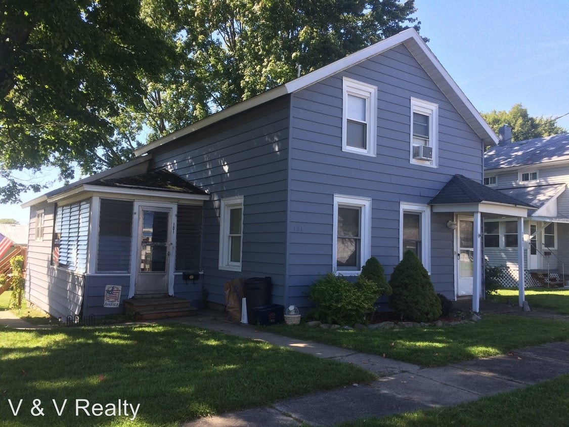 101 Cleveland St, Liverpool, NY 13088 House Rental in Liverpool, NY
