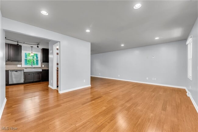Building Photo - 33555 Wagon Wheel Dr