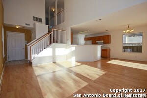 Building Photo - Beautiful 3 bedroom 2 bath , 2 story home