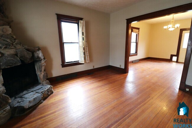 Foto del edificio - 3 Bedroom Home Available!