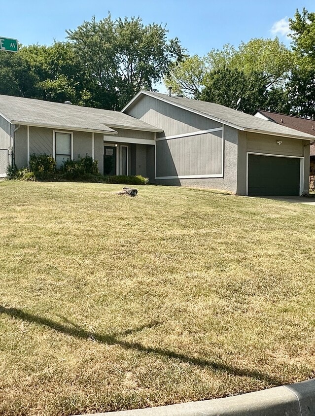 Primary Photo - 9424 S 90th E Ave