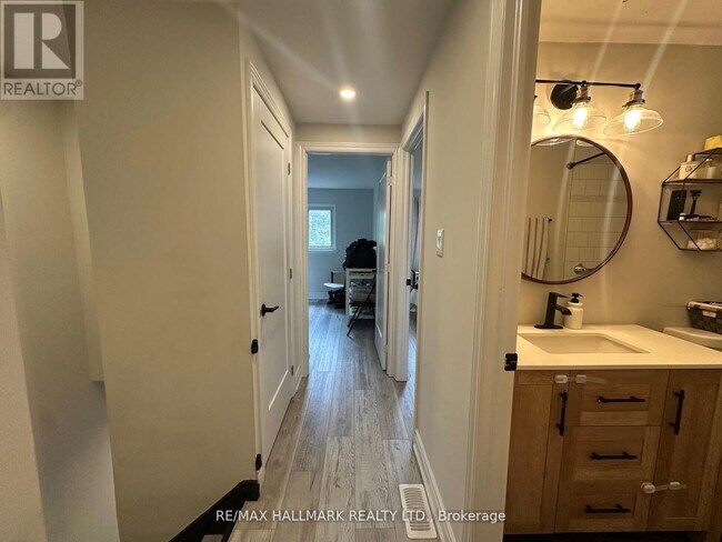 Building Photo - 51 Paulander Dr