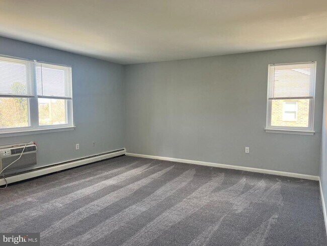 Building Photo - 333 Lacey Ave