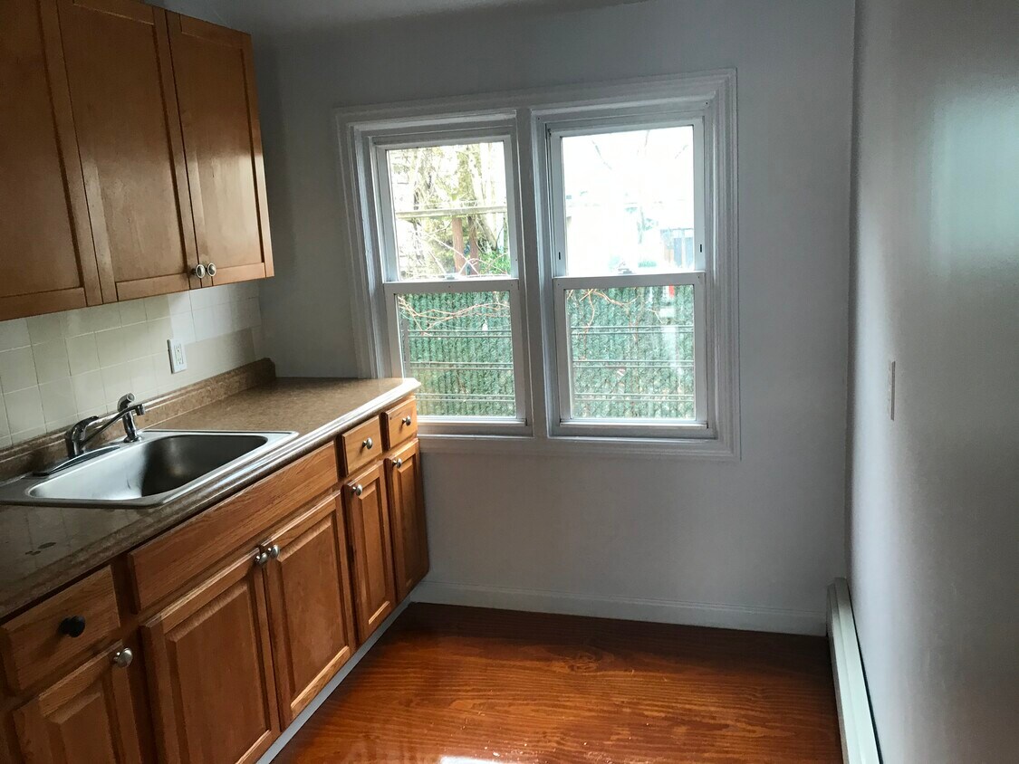 Kitchen - 319 Beach 101st St